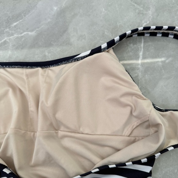 NWOT Women’s Joe Fresh Padded Striped One Piece Swimsuit Size XS - Picture 11 of 16